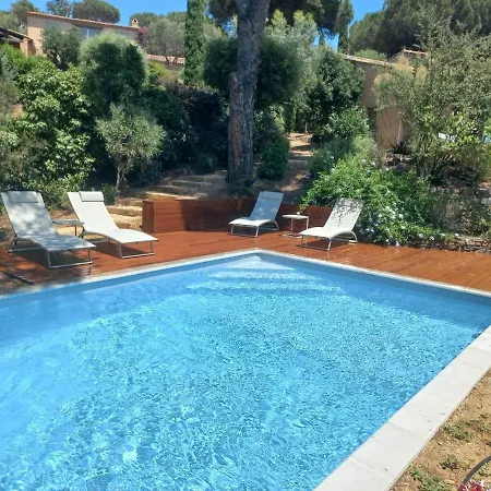 فيلة Avec Piscine Et Vue A Ramatuelle, L'escalet راماتويل