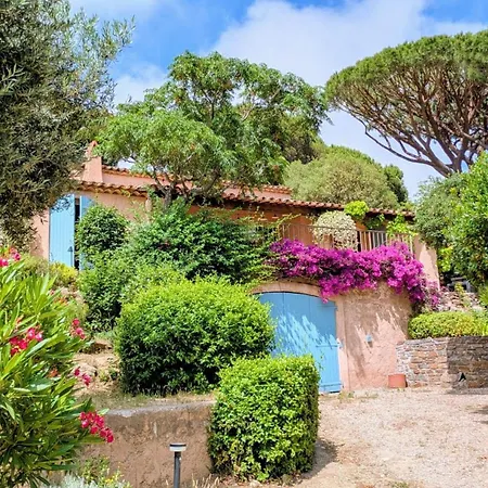 Avec Piscine Et Vue A Ramatuelle, L'escalet Vila