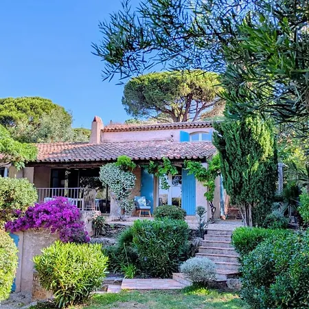Avec Piscine Et Vue A Ramatuelle, L'escalet *