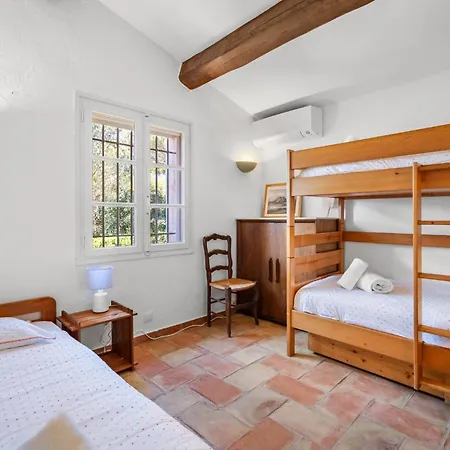 Avec Piscine Et Vue A Ramatuelle, L'escalet * راماتويل